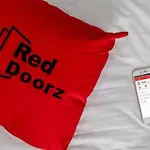 Reddoorz Near Xt Square 2
