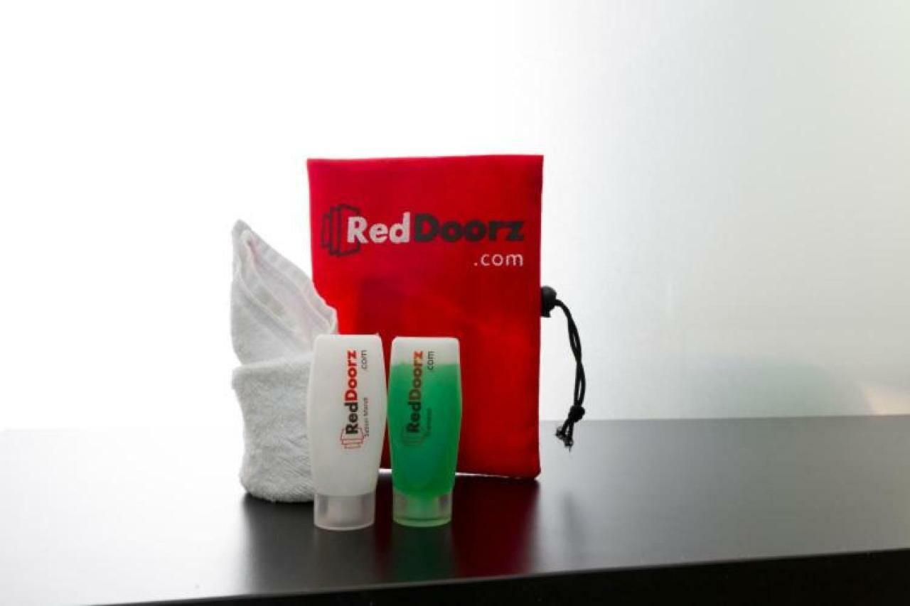 Hotel Reddoorz Near Xt Square 2 2*